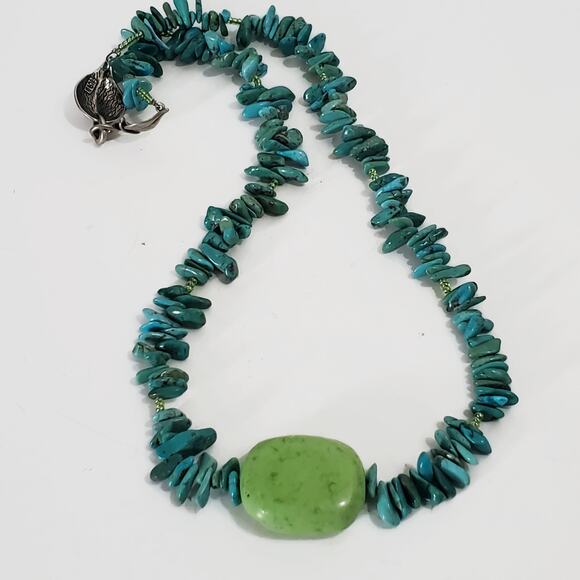 Turquoise Chip Green Stone Bead Pendant Sterling Silver Leaf Clasp Necklace - Picture 1 of 8